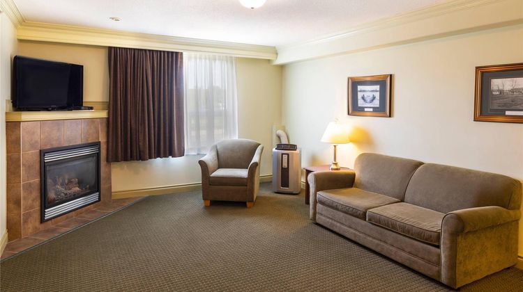 Quality Inn and Suites Whitecourt Suite