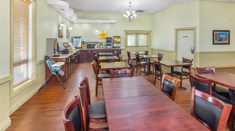 Quality Inn and Suites Whitecourt Restaurant