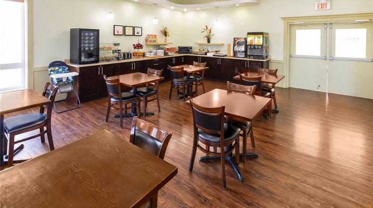 Quality Inn and Suites Whitecourt Restaurant