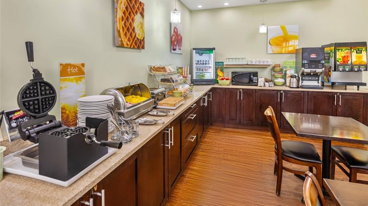 Quality Inn and Suites Whitecourt Restaurant