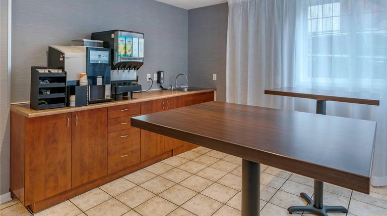 <b>Econo Lodge Montreal Restaurant</b>. Images powered by <a href="https://iceportal.shijigroup.com/" title="IcePortal" target="_blank">IcePortal</a>.