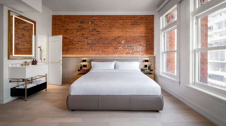 <b>Gladstone House Room</b>. Images powered by <a href="https://iceportal.shijigroup.com/" title="IcePortal" target="_blank">IcePortal</a>.