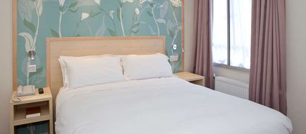 Bedford Hotel Room