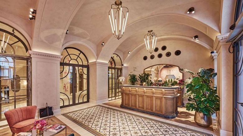 <b>Hotel Motto Lobby</b>. Images powered by <a href="https://iceportal.shijigroup.com/" title="IcePortal" target="_blank">IcePortal</a>.
