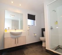 Carramar Motor Inn Room