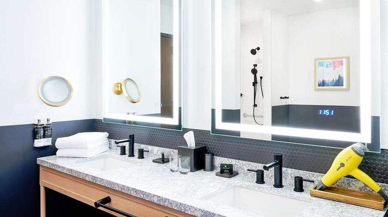 <b>Hyatt Centric Downtown Denver Room</b>. Images powered by <a href="https://iceportal.shijigroup.com/" title="IcePortal" target="_blank">IcePortal</a>.
