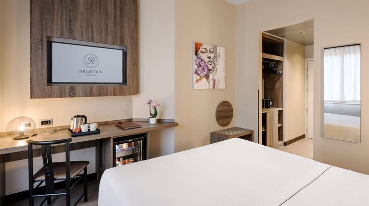 Mentana Hotel Room