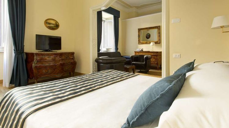 Golden Tulip Rome Piram Room