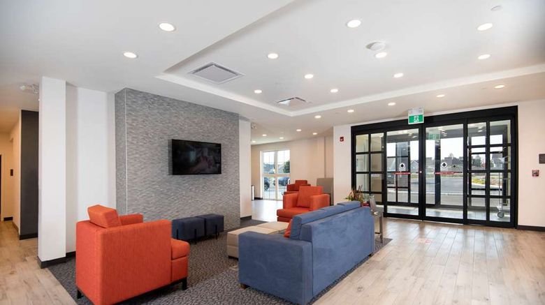 <b>Comfort Inn and Suites Carleton Place Lobby</b>. Images powered by <a href="https://iceportal.shijigroup.com/" title="IcePortal" target="_blank">IcePortal</a>.