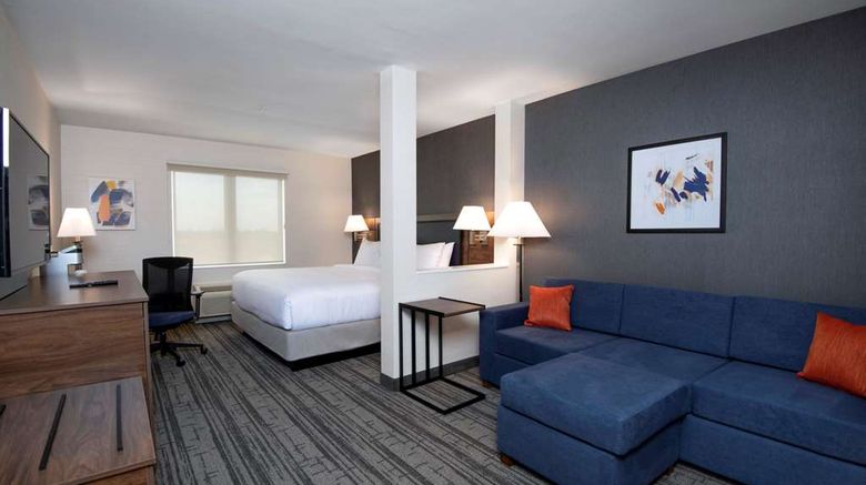 <b>Comfort Inn and Suites Carleton Place Suite</b>. Images powered by <a href="https://iceportal.shijigroup.com/" title="IcePortal" target="_blank">IcePortal</a>.