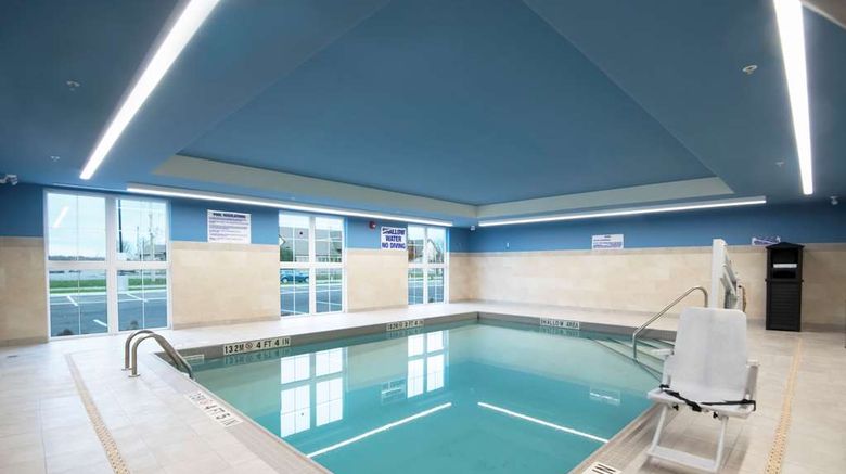 <b>Comfort Inn and Suites Carleton Place Pool</b>. Images powered by <a href="https://iceportal.shijigroup.com/" title="IcePortal" target="_blank">IcePortal</a>.