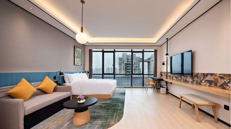 <b>Hilton Garden Inn Nanchang Honggutan Room</b>. Images powered by <a href="https://iceportal.shijigroup.com/" title="IcePortal" target="_blank">IcePortal</a>.