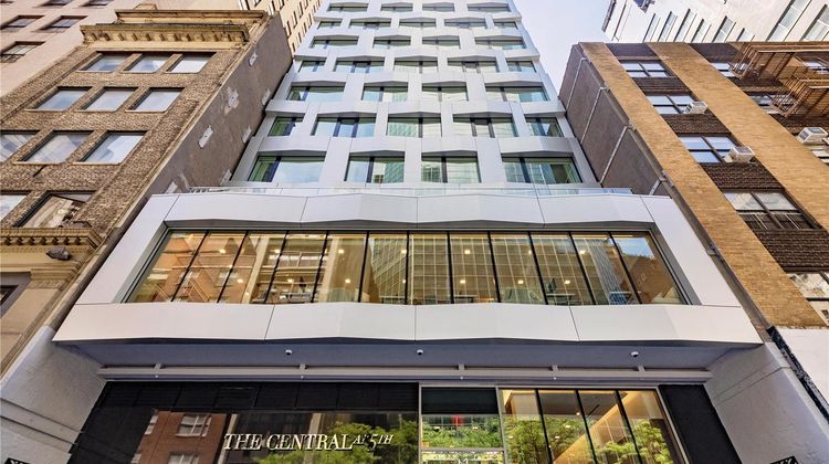 Hilton Club The Central at 5th New York Exterior