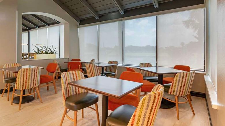 <b>Best Western Airport Hotel Restaurant</b>. Images powered by <a href="https://iceportal.shijigroup.com/" title="IcePortal" target="_blank">IcePortal</a>.