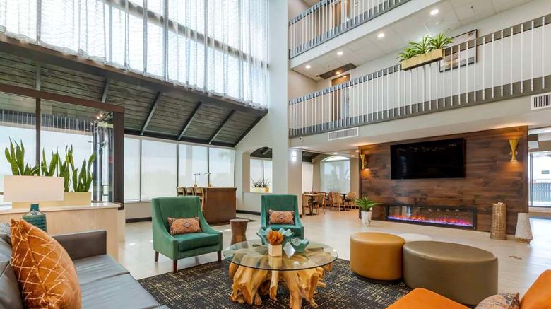 <b>Best Western Airport Hotel Lobby</b>. Images powered by <a href="https://iceportal.shijigroup.com/" title="IcePortal" target="_blank">IcePortal</a>.