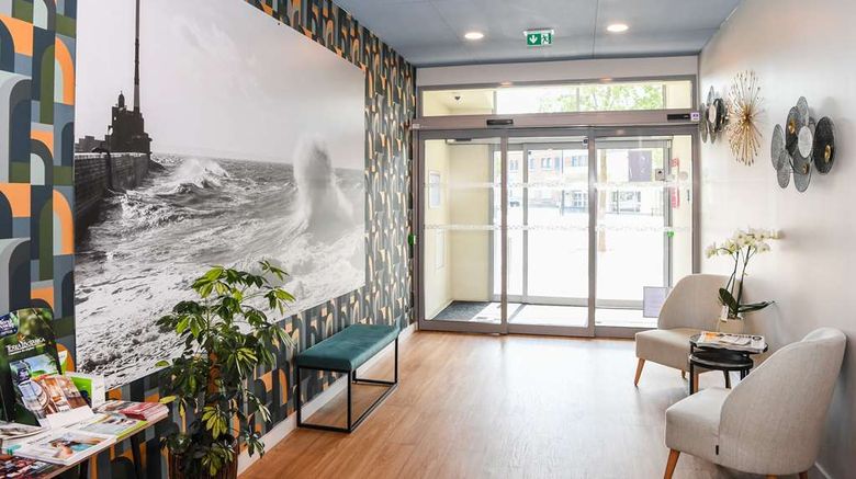 <b>Best Western Plus Le Havre Centre Gare Lobby</b>. Images powered by <a href="https://iceportal.shijigroup.com/" title="IcePortal" target="_blank">IcePortal</a>.