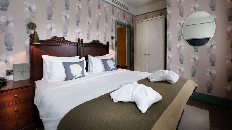 <b>The Morton Hotel Room</b>. Images powered by <a href="https://iceportal.shijigroup.com/" title="IcePortal" target="_blank">IcePortal</a>.