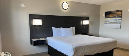 Travelodge by Wyndham Venice Room