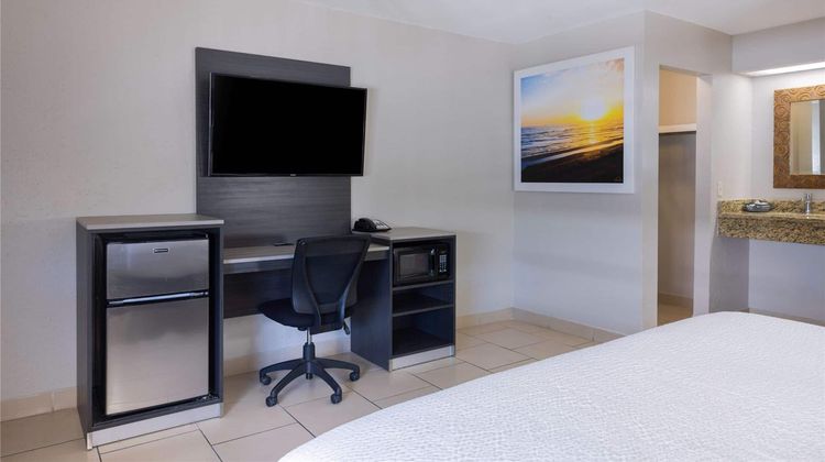 Travelodge by Wyndham Venice Room