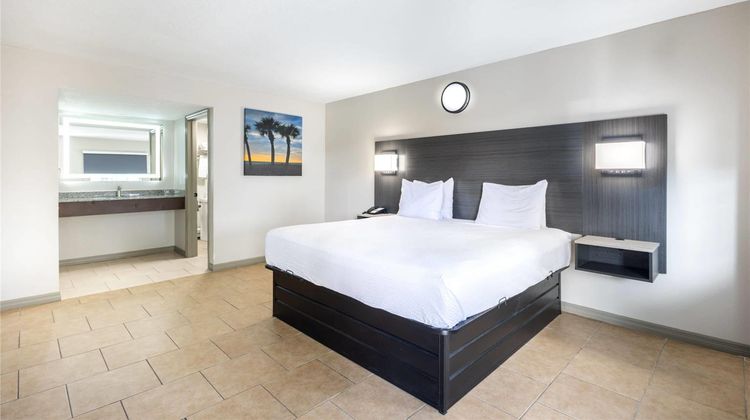 Travelodge by Wyndham Venice Room