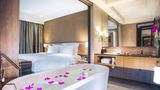 JS Luwansa Hotel & Convention Center Room