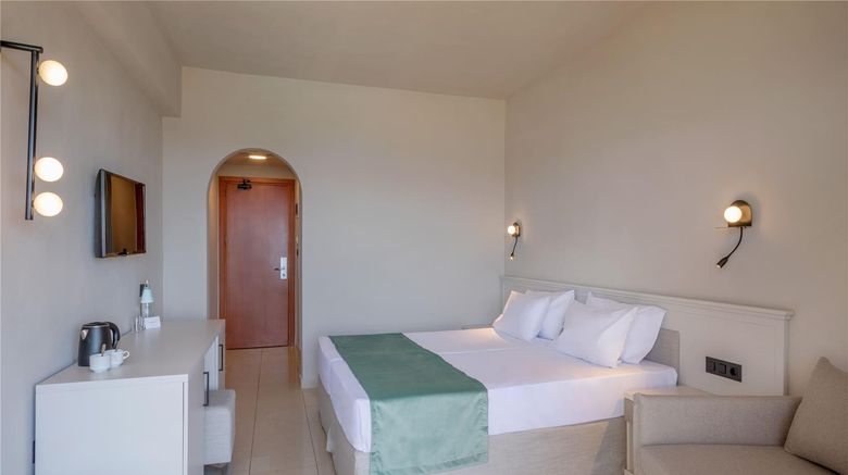 <b>Sol Cosmopolitan Rhodes Room</b>. Images powered by <a href="https://iceportal.shijigroup.com/" title="IcePortal" target="_blank">IcePortal</a>.