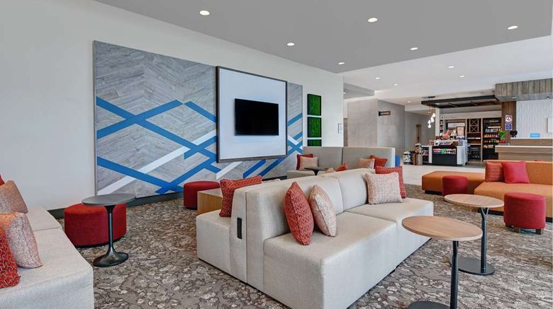 <b>Hilton Garden Inn Madison Huntsville Air Lobby</b>. Images powered by <a href="https://iceportal.shijigroup.com/" title="IcePortal" target="_blank">IcePortal</a>.