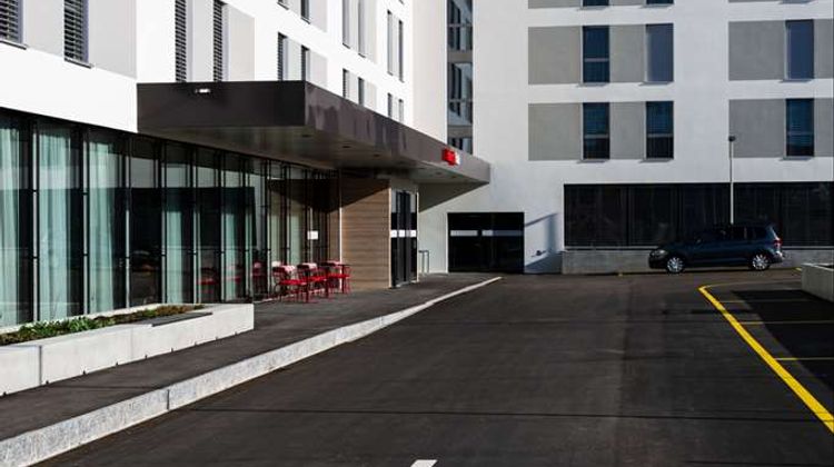 IntercityHotel Zurich Airport Exterior