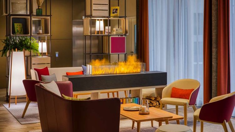 IntercityHotel Zurich Airport Lobby