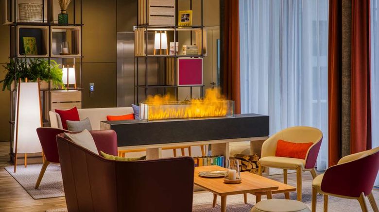 <b>IntercityHotel Zurich Airport Lobby</b>. Images powered by <a href="https://iceportal.shijigroup.com/" title="IcePortal" target="_blank">IcePortal</a>.