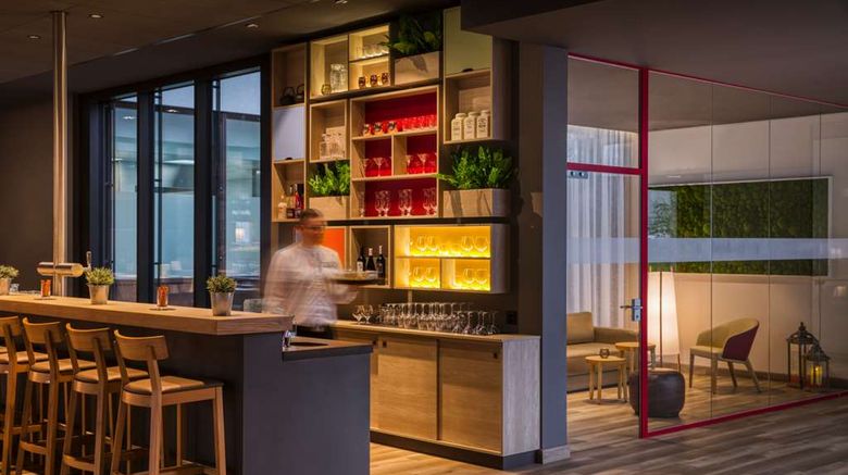 <b>IntercityHotel Zurich Airport Restaurant</b>. Images powered by <a href="https://iceportal.shijigroup.com/" title="IcePortal" target="_blank">IcePortal</a>.