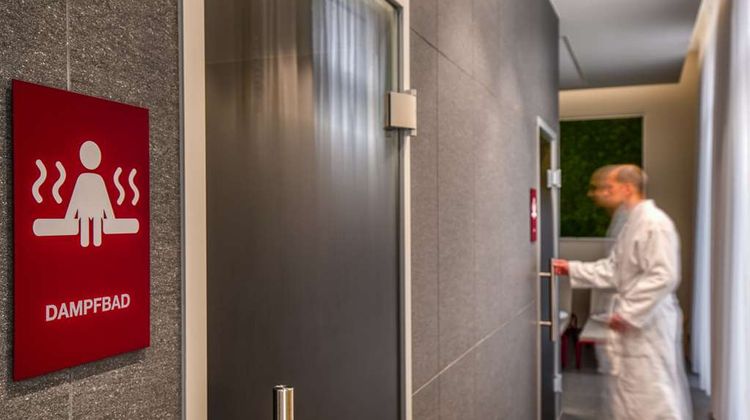 IntercityHotel Zurich Airport Spa