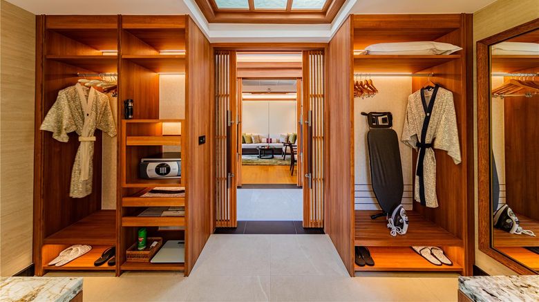 <b>Banyan Tree Phuket Room</b>. Images powered by <a href="https://iceportal.shijigroup.com/" title="IcePortal" target="_blank">IcePortal</a>.