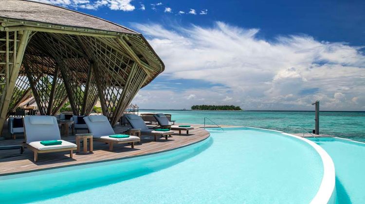 Banyan Tree Vabbinfaru Pool