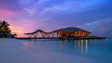 <b>Banyan Tree Vabbinfaru Restaurant</b>. Images powered by <a href=https://www.travelagewest.com/Hotels/Male-Maldives/