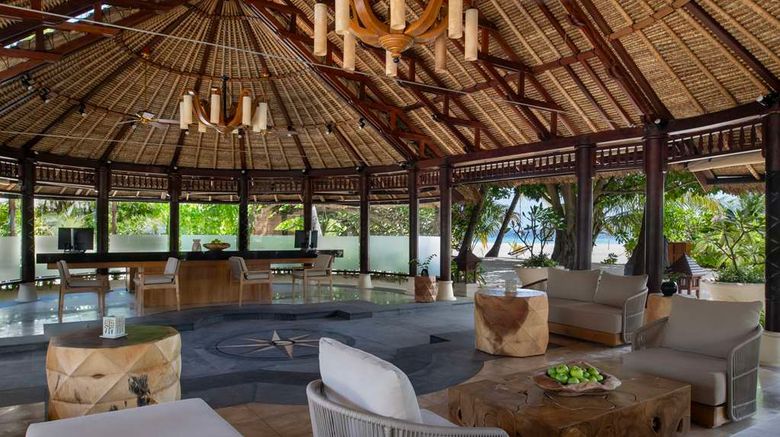 <b>Banyan Tree Vabbinfaru Lobby</b>. Images powered by <a href=https://www.travelagewest.com/Hotels/Male-Maldives/