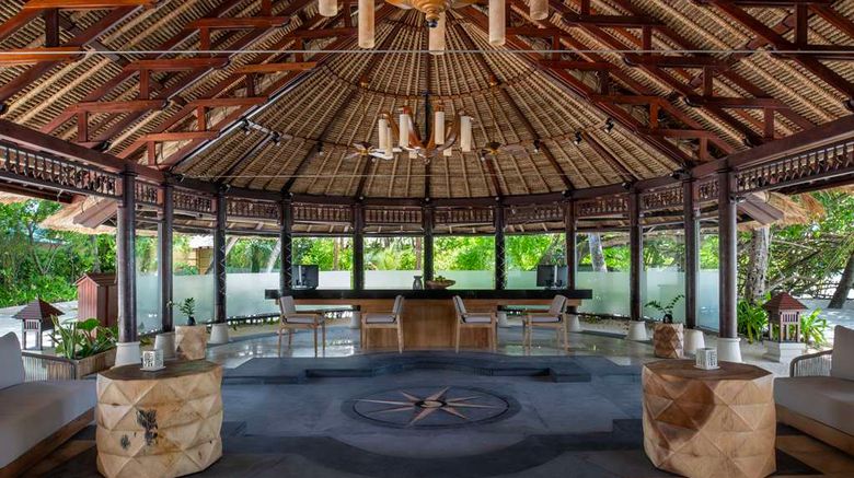 <b>Banyan Tree Vabbinfaru Lobby</b>. Images powered by <a href=https://www.travelagewest.com/Hotels/Male-Maldives/