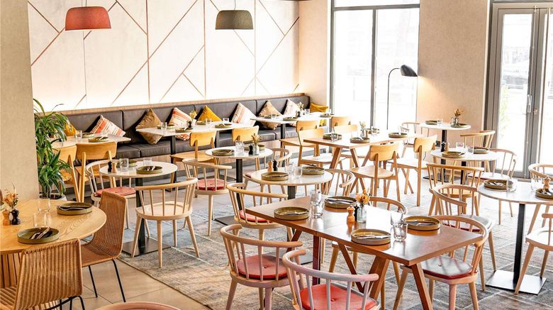 <b>Novotel Belleville Paris 20 Restaurant</b>. Images powered by <a href="https://iceportal.shijigroup.com/" title="IcePortal" target="_blank">IcePortal</a>.