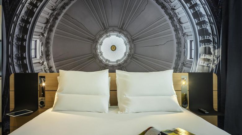 <b>Novotel Belleville Paris 20 Room</b>. Images powered by <a href="https://iceportal.shijigroup.com/" title="IcePortal" target="_blank">IcePortal</a>.