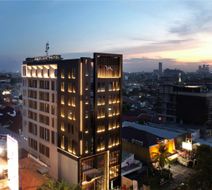 Mercure Surabaya Manyar Exterior