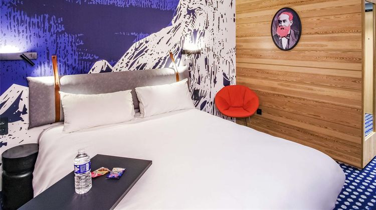 Ibis Styles Albertville Hotel Room