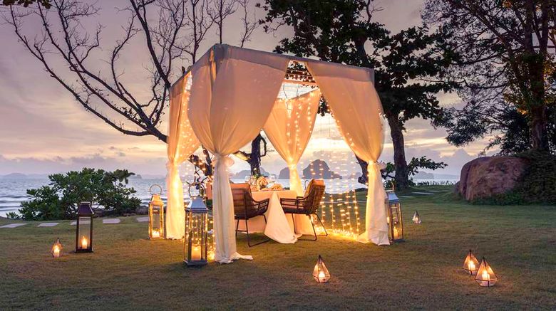 <b>Banyan Tree Krabi Restaurant</b>. Images powered by <a href="https://iceportal.shijigroup.com/" title="IcePortal" target="_blank">IcePortal</a>.