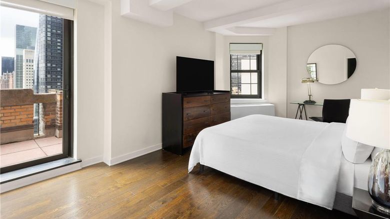 <b>The Beekman Tower New York Suite</b>. Images powered by <a href="https://iceportal.shijigroup.com/" title="IcePortal" target="_blank">IcePortal</a>.
