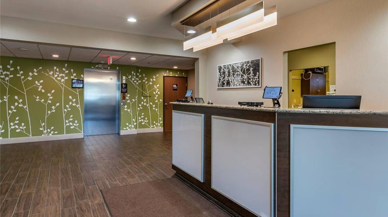 <b>Sleep Inn and Suites Kalamazoo Southwest Lobby</b>. Images powered by <a href="https://iceportal.shijigroup.com/" title="IcePortal" target="_blank">IcePortal</a>.
