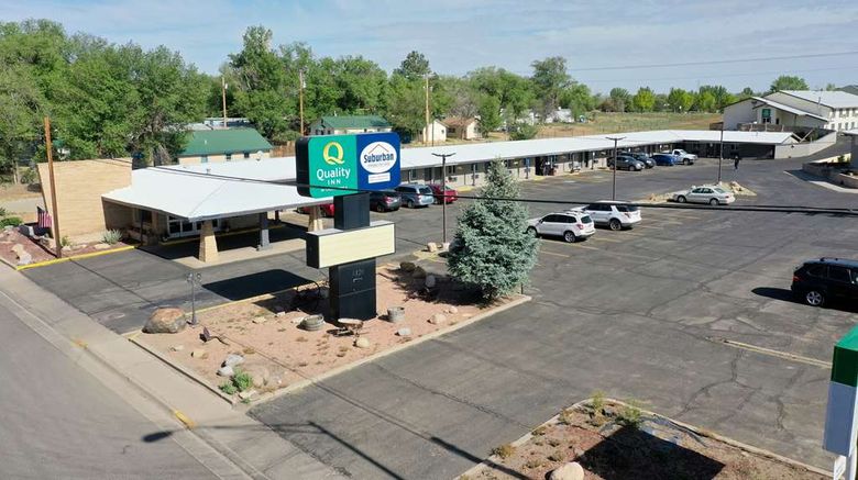 <b>Quality Inn Exterior</b>. Images powered by <a href="https://iceportal.shijigroup.com/" title="IcePortal" target="_blank">IcePortal</a>.