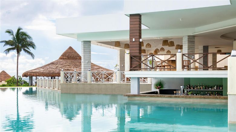 <b>Dreams Puerto Morelos Resort and Spa Restaurant</b>. Images powered by <a href="https://iceportal.shijigroup.com/" title="IcePortal" target="_blank">IcePortal</a>.
