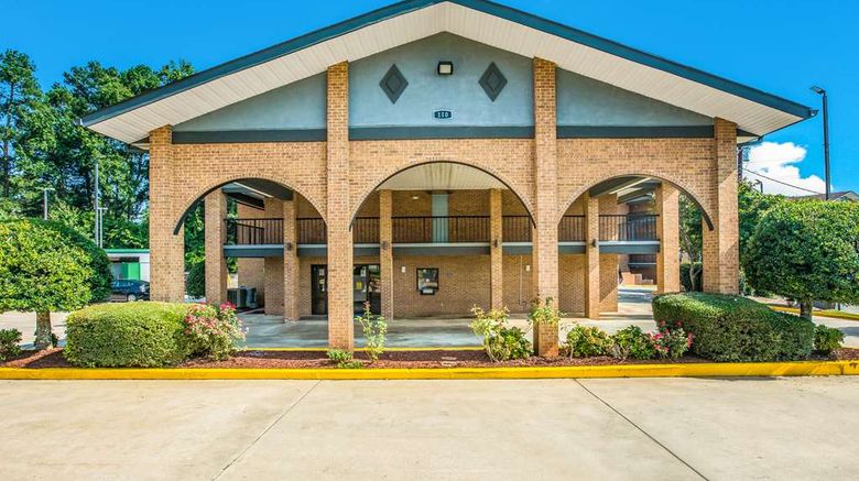 <b>Americas Best Value Inn Stockbridge Exterior</b>. Images powered by <a href="https://iceportal.shijigroup.com/" title="IcePortal" target="_blank">IcePortal</a>.
