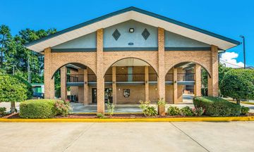 Americas Best Value Inn Stockbridge