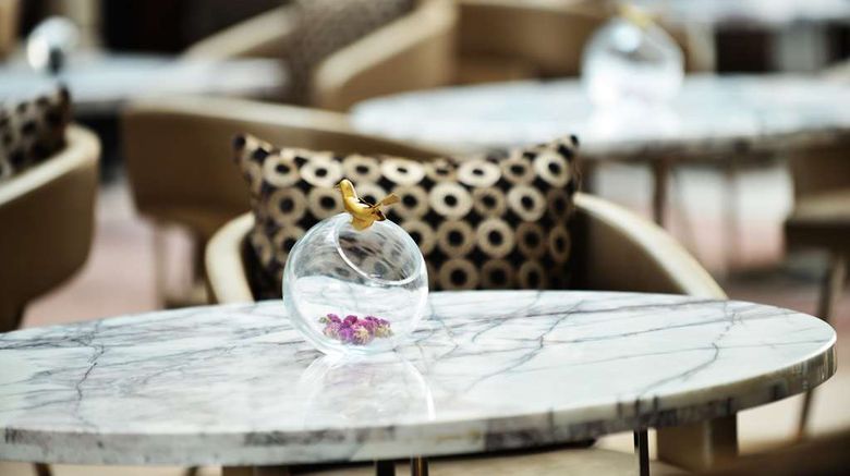<b>Radisson Collection Hotel Yangtze Restaurant</b>. Images powered by <a href="https://iceportal.shijigroup.com/" title="IcePortal" target="_blank">IcePortal</a>.