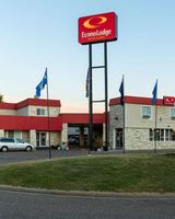 Econo Lodge Inn and Suites Medicine Hat